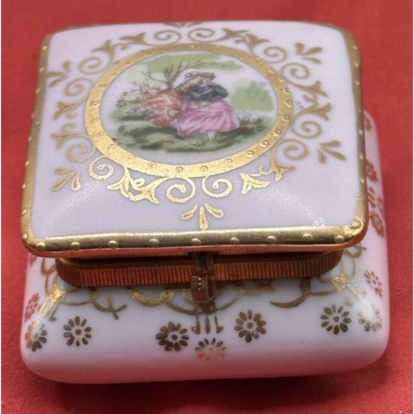 Arnart Imports Porcelain Trinket Courting Couple Pink Box 1950's - Picture 1 of 11